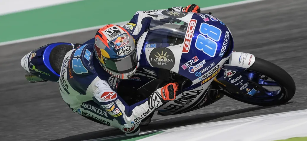 Moto3 Mugello, Martin beffa Bezzecchi e Diggia