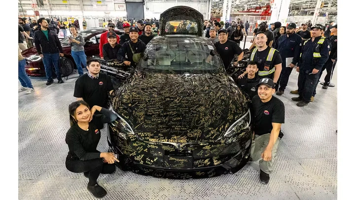 Tesla, si chiude definitivamente un capitolo chiave: addio a due icone