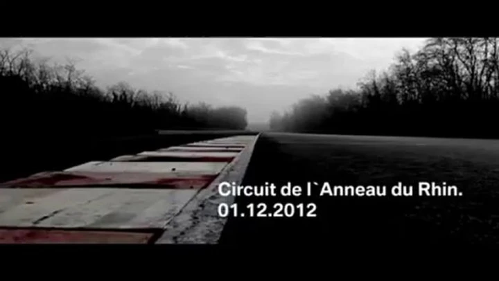 BMW ci augura un Felice Natale 2012... a suon di derapate!
