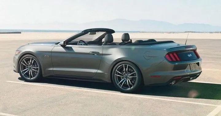 Ford Mustang 2015: video in pista con il Performance Pack