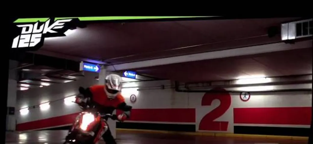 KTM 125 Duke: il backstage di Barcellona