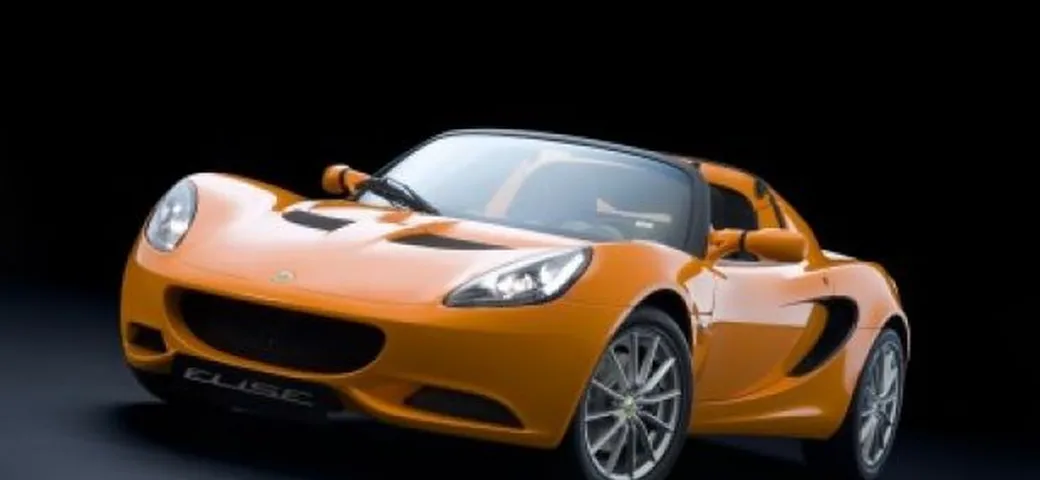 Lotus Elise restyling: nuove foto e dati ufficiali