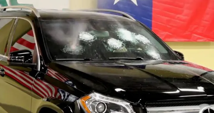 La Mercedes GL sfida un fucile AK-47