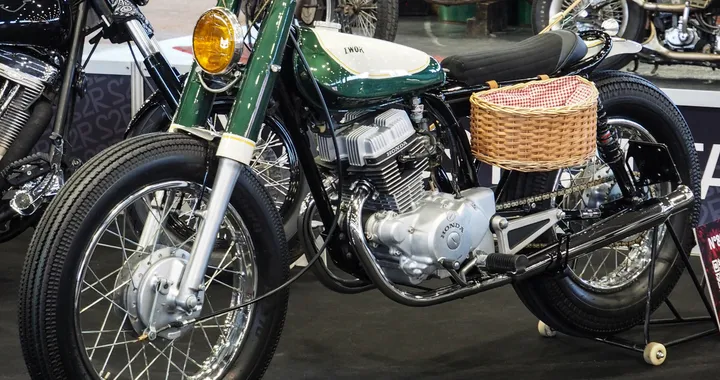 Rainette: la Brat Tracker su base Honda CM125 firmata Atelier Ewok