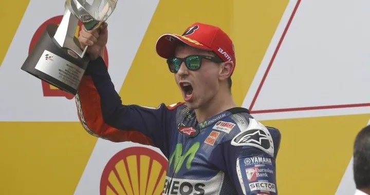 Lorenzo: "Rossi penalizzato poco per il nome che porta"