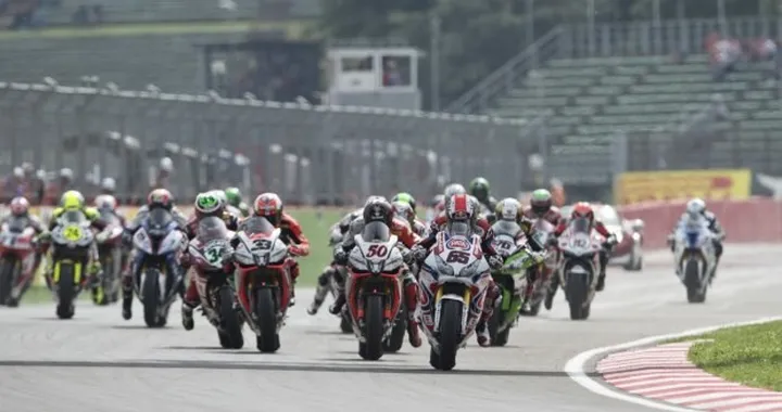 SBK Donington 2014: Aprilia, Ducati e Kawasaki con Johnny Rea nel mirino