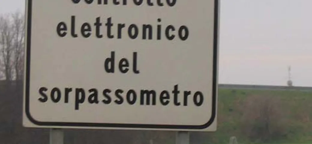 Sorpassometro, il nuovo strumento di controllo dei sorpassi pericolosi