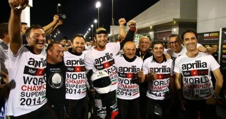 SBK Qatar 2014: Sylvain Guintoli fa doppietta ed è Campione del Mondo Superbike 2014 con Aprilia