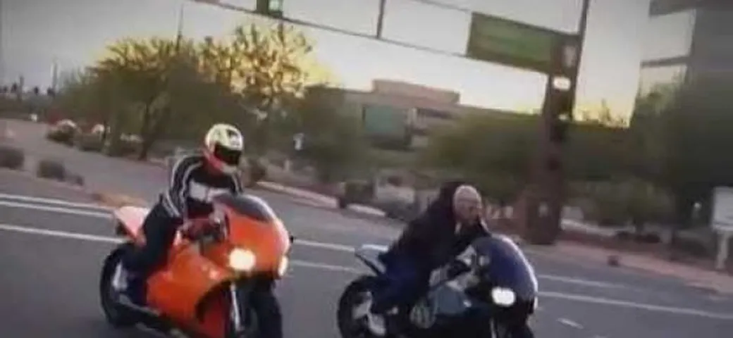 MTT Turbine Superbike: la moto di serie più potente del mondo /video