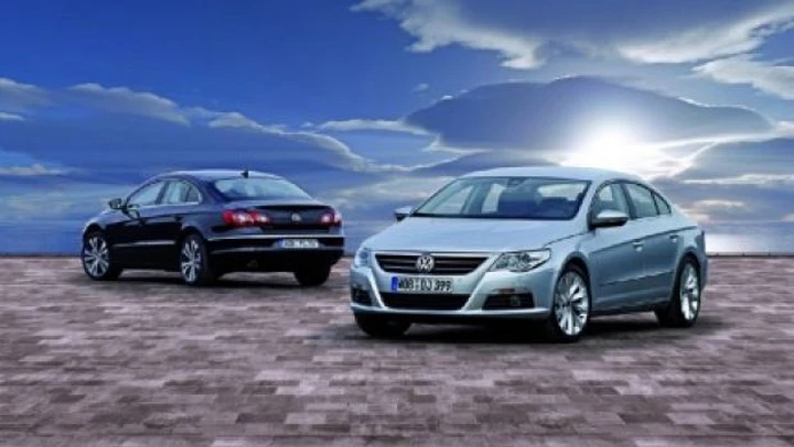 Volkswagen, la Passat CC sotto investigazione negli USA: rischio d'incendio nel vano motore