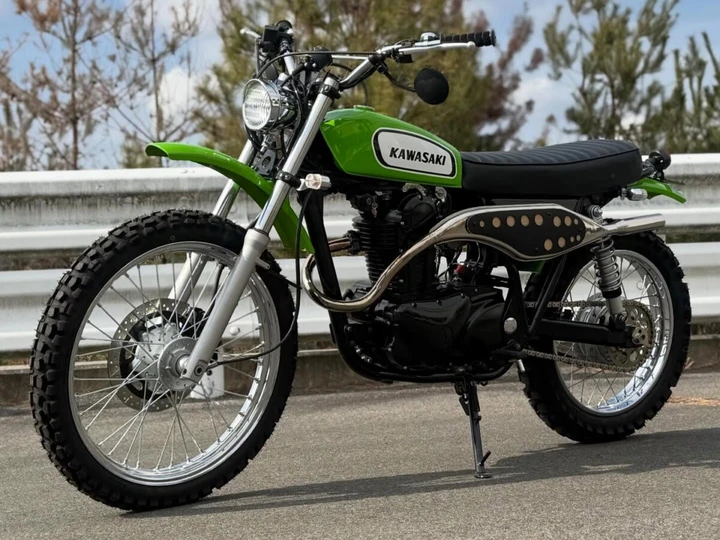 OA 100 Project: il restomod giapponese su base Kawasaki 250TR