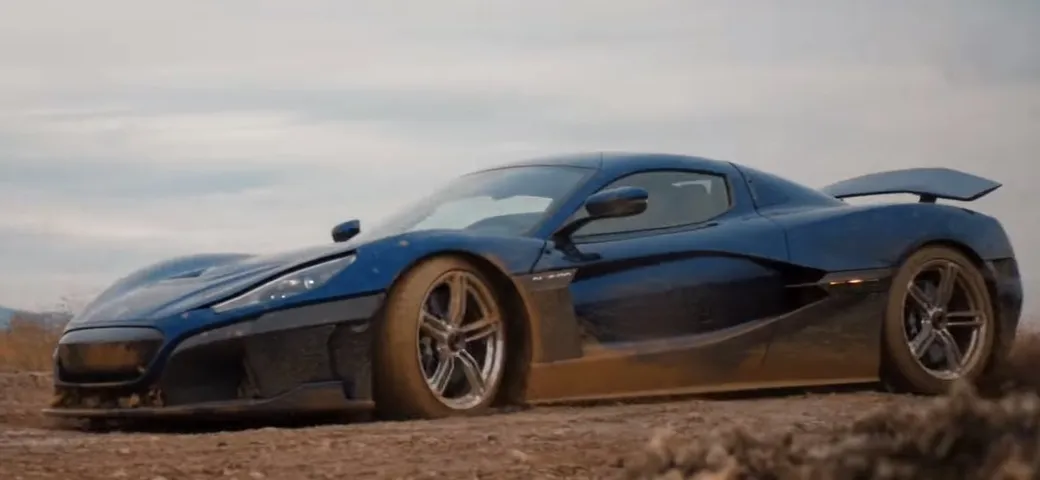 La Rimac Nevera fa il drift sul fango [Video]