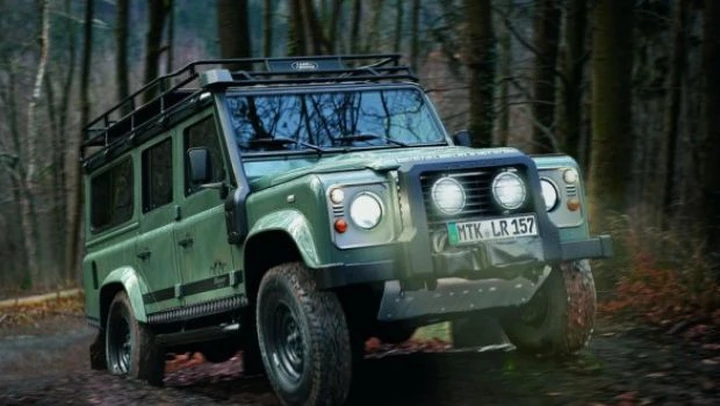 Land Rover Defender Blaser Edition