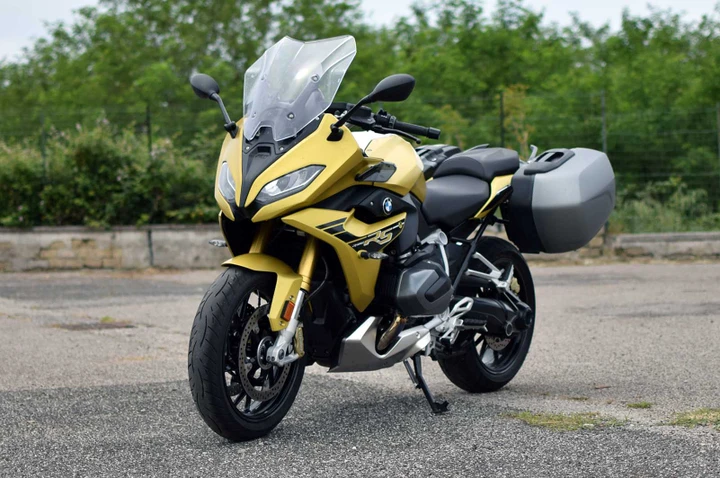 BMW R 1250 RS, la prova su strada della Sport Tourer bavarese (VIDEO)
