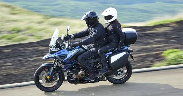 Suzuki lancia una supervalutazione per le V-Strom: fino a 2.000 euro di bonus