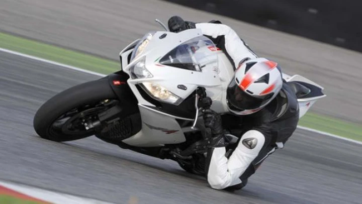 Aprilia RSV4 eletta Moto Sportiva dell'Anno 2010
