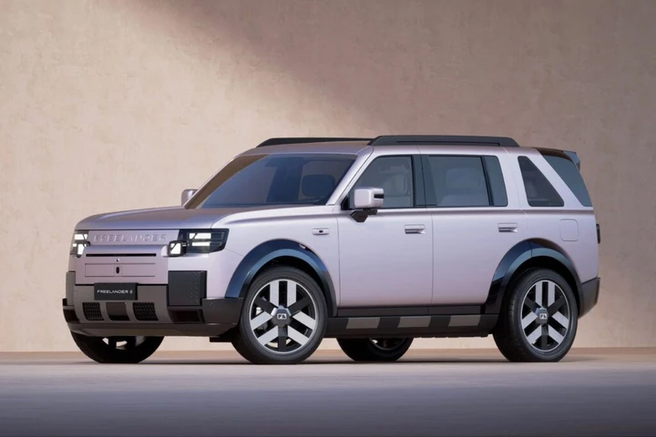 Freelander 8 debutta ad Abu Dhabi: il maxi SUV da oltre 5 metri sfida i premium
