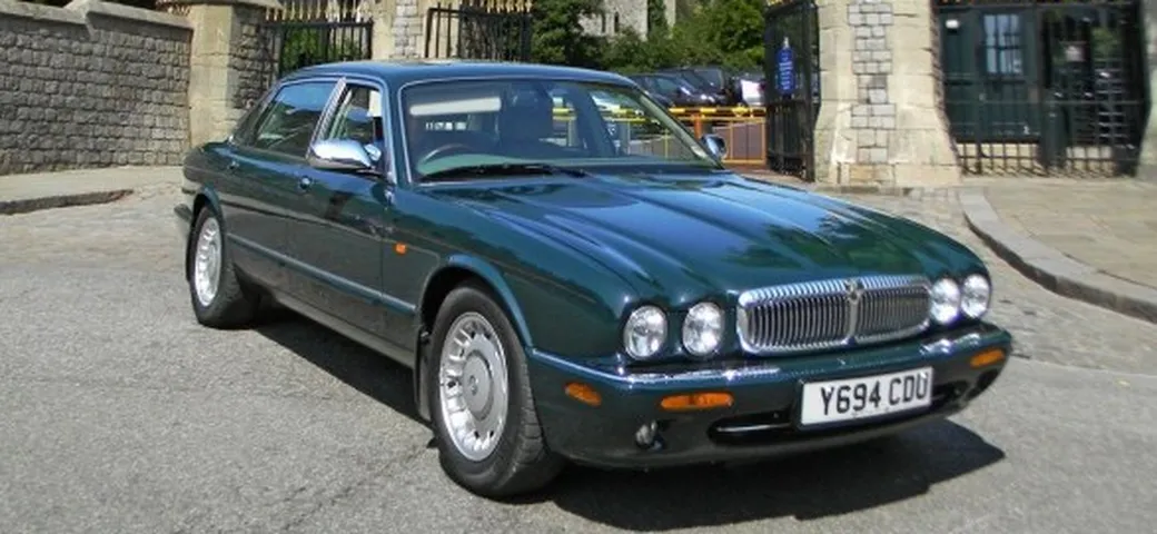 In vendita la Daimler Super V8 LWB della Regina Elisabetta