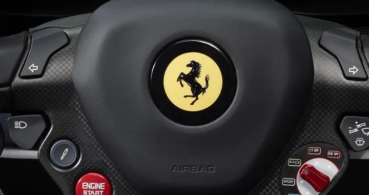 Chi disegnò il logo Ferrari?