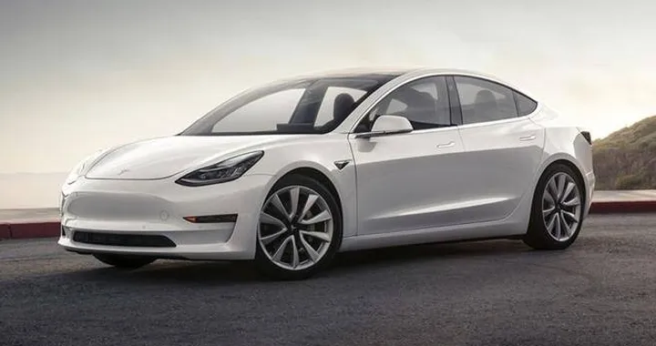 Tesla Model 3, ultimo posto nei test di affidabilità in Germania