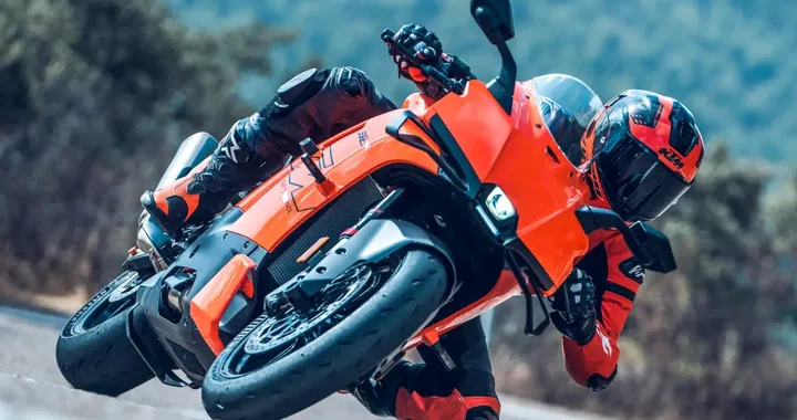 Anteprima della KTM 990 RC R 2026: 10 curiosità sulla Supersport