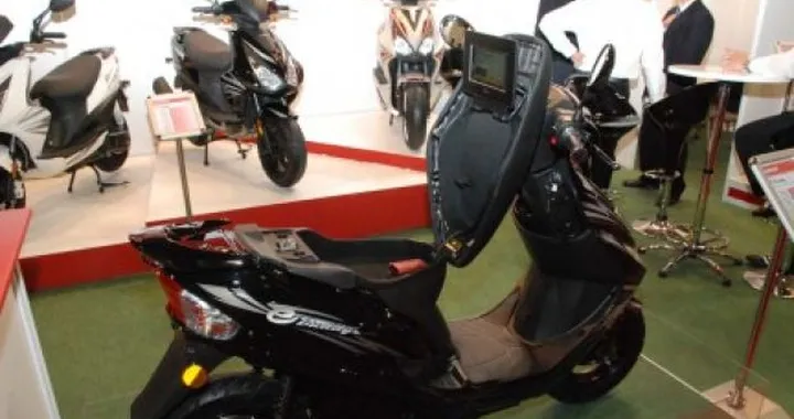 Giantco eBuddy, scooter elettrico full optional