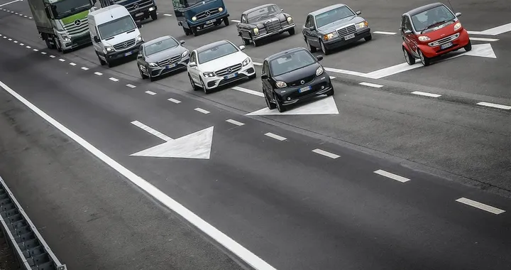 RitornoalFuturo: passato, presente e futuro con Mercedes