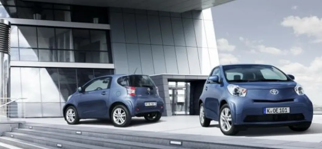 Toyota iQ: prime immagini del Model Year 2011