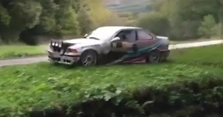 BMW Serie 3: barba miracolosa al fiume nel rally [Video]