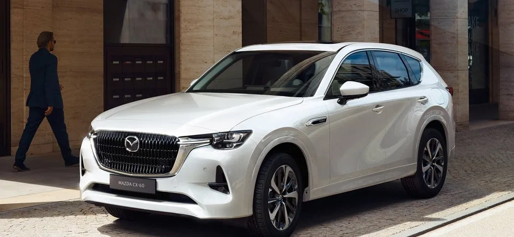 Mazda CX-60 e-PHEV: dimensioni, interni, motore ibrido plug-in, prezzi