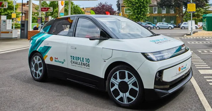 Batteria immersa nel liquido: il progetto Shell promette ricariche in meno di 10 minuti