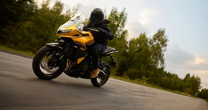 Triumph Tiger Sport 800: il crossover da 115 CV per ogni avventura