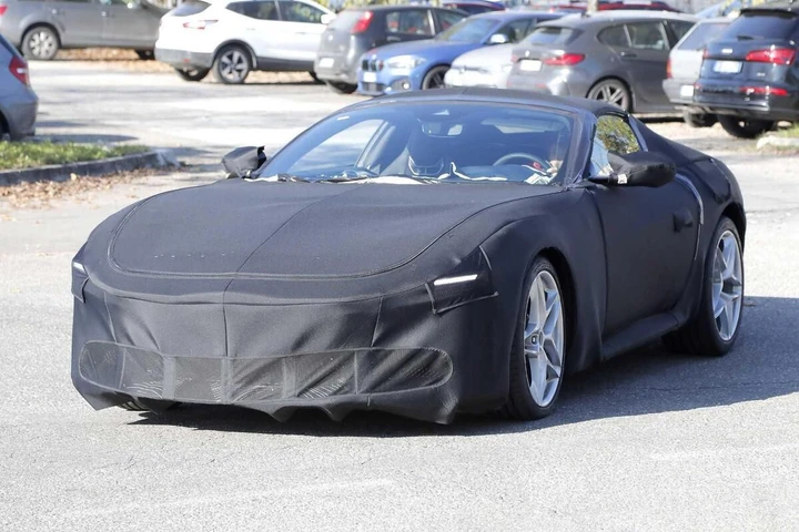 Ferrari Amalfi, manca poco al debutto della nuova fuoriserie del Cavallino