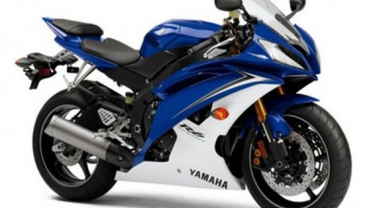 Yamaha R6 2010: nuovi colori per gli USA e un motore più pronto ai medi regimi