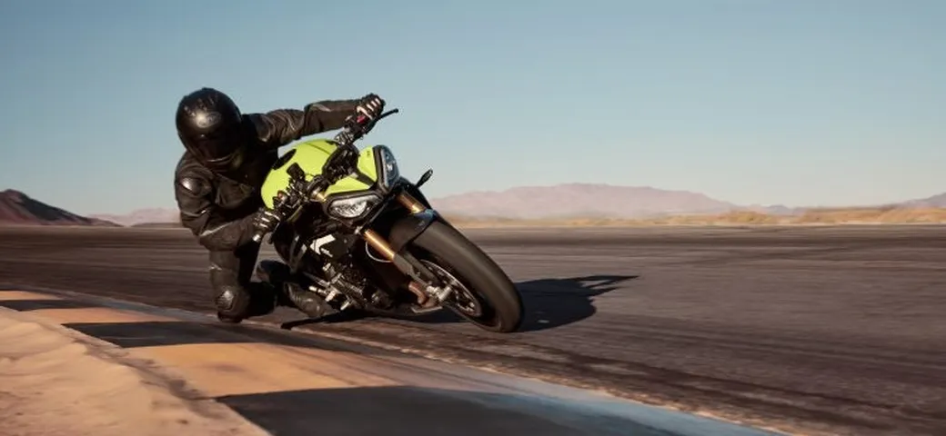 Hypernaked d’élite: ecco la nuova Triumph Speed Triple RX in soli 1.200 esemplari