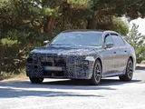 BMW Serie 7, la nuova generazione già su strada: foto spia