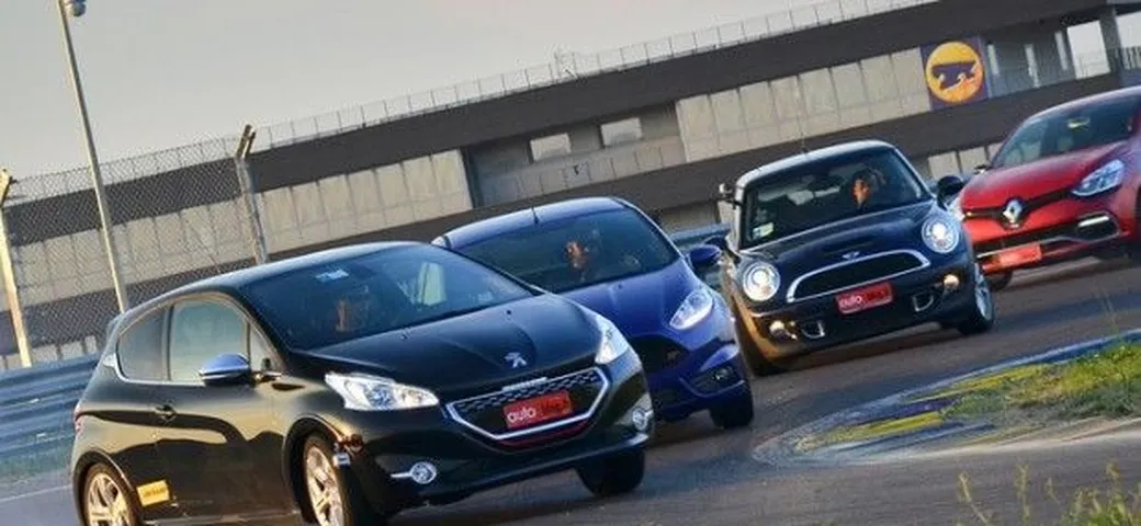 Quattro auto Segmento B il Video confronto: Ford Fiesta St, Mini Cooper S, Peugeot 208 GTi e Renault Clio RS.