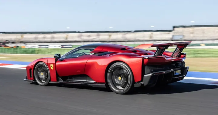 Trionfo Ferrari, F80 e 296 Speciale vincono ai Top Gear Awards 2026