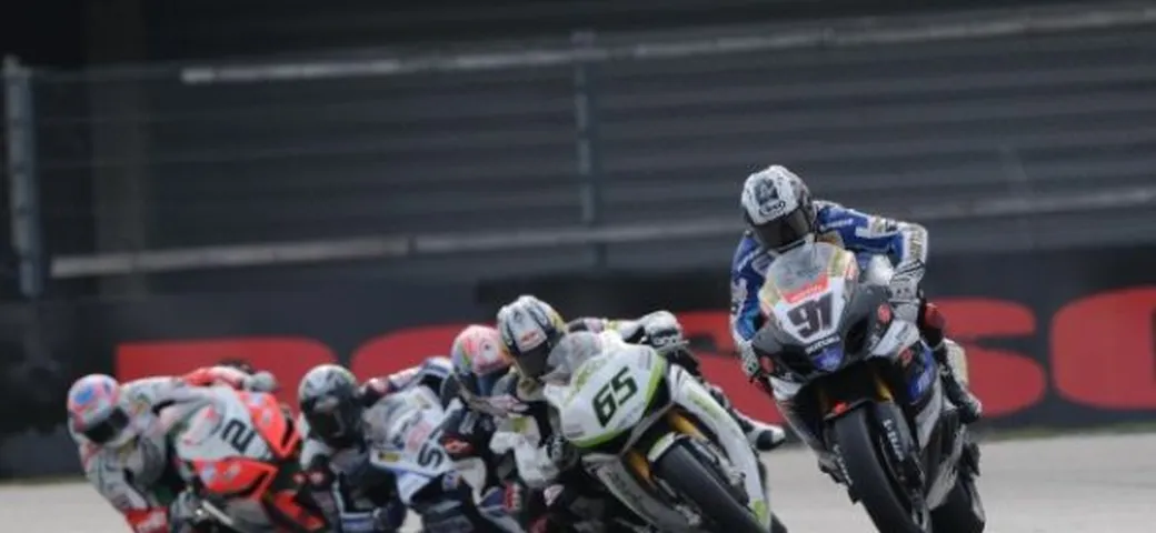 WSBK: Haslam aumenta il vantaggio in classifica su Biaggi, Rea bussa alle spalle del romano