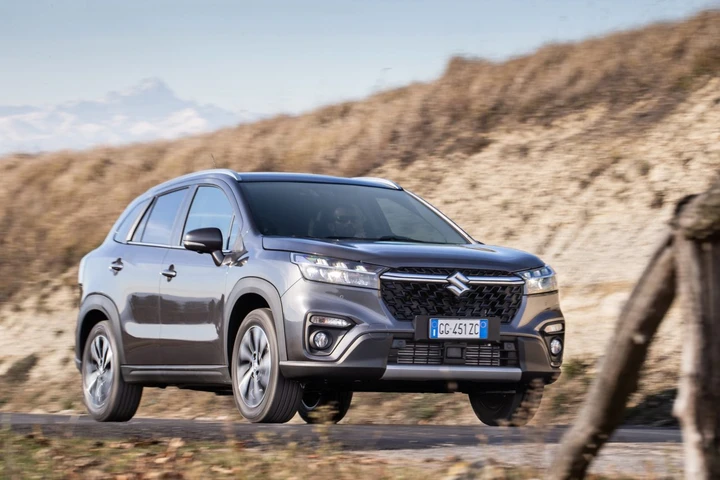 Suzuki S-Cross Hybrid 2022: prova, prezzi, allestimenti