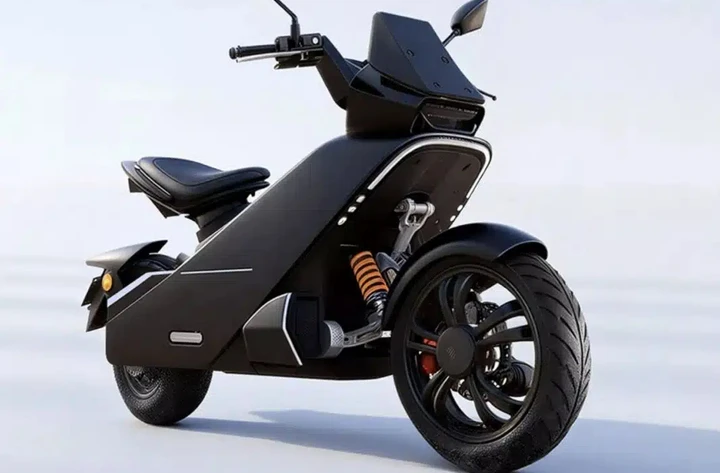 AIMA Scoox X7: lo scooter elettrico che sembra arrivare dal futuro