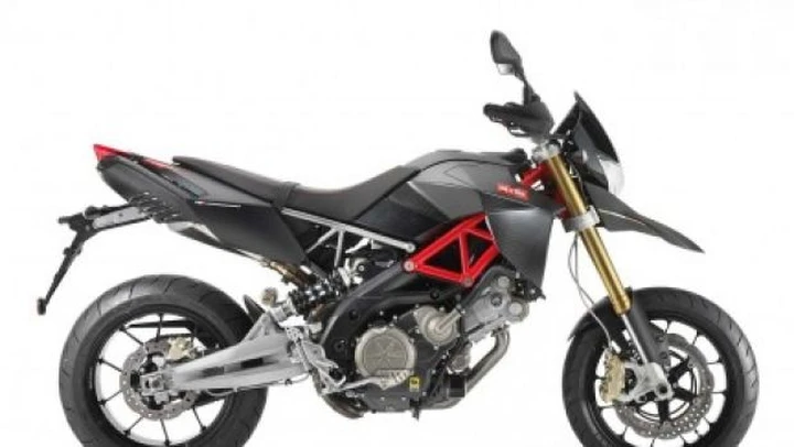 Aprilia Dorsoduro Factory 2010: più leggera e più 