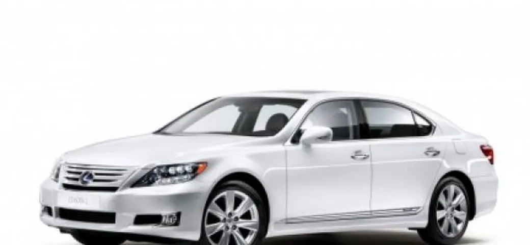 Richiamo Lexus: difetto allo sterzo per le berline LS