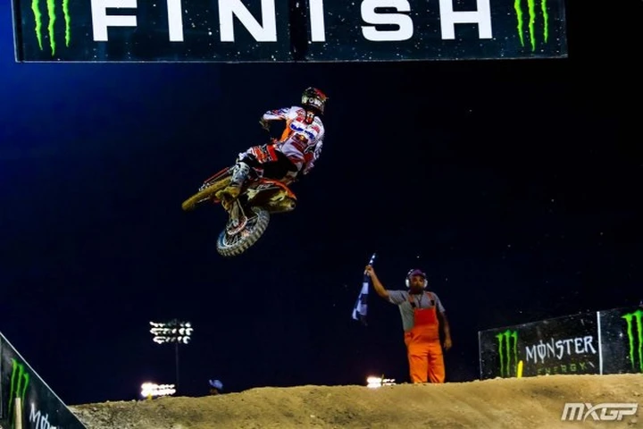 Mondiale Motocross 2014: Paulin ed Herlings vincono in Qatar. Terzo Cairoli