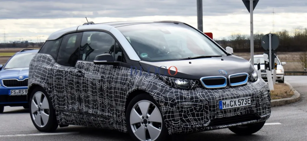 BMW i3: foto spia del facelift