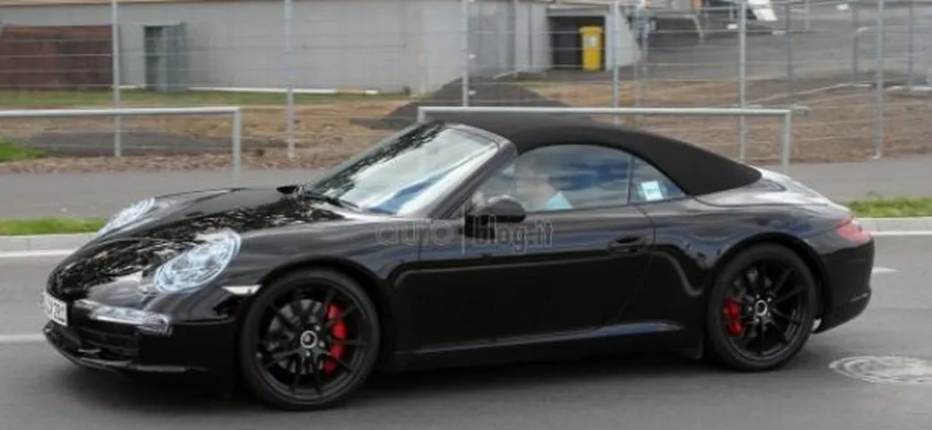 Porsche 991 Cabriolet: i segreti del tetto in tela