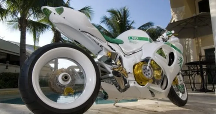 L-R-G Hayabusa: elaborazione fashion-Hip Hop