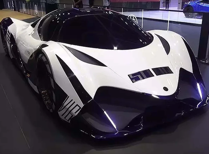 Auto da 5000 cavalli: Devel Sixteen, l'assurda hypercar in un video