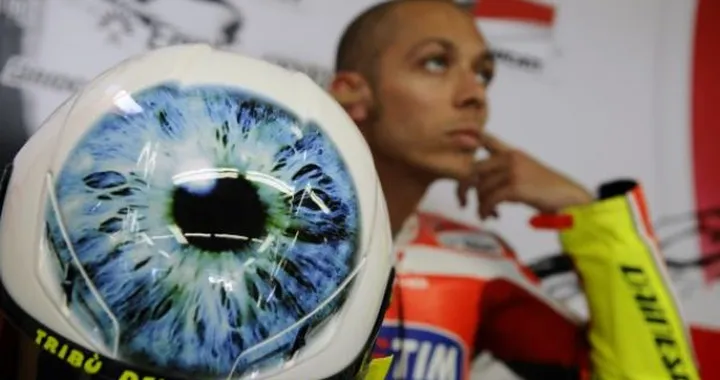 Anteprima AGV Replica Valentino Rossi Mugello 2011