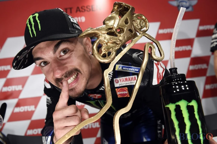 Assen, vince Vinales: 